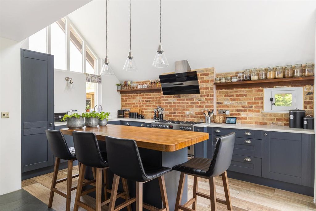 Property photo 2 of 25 010A2486-Hdr.Jpg