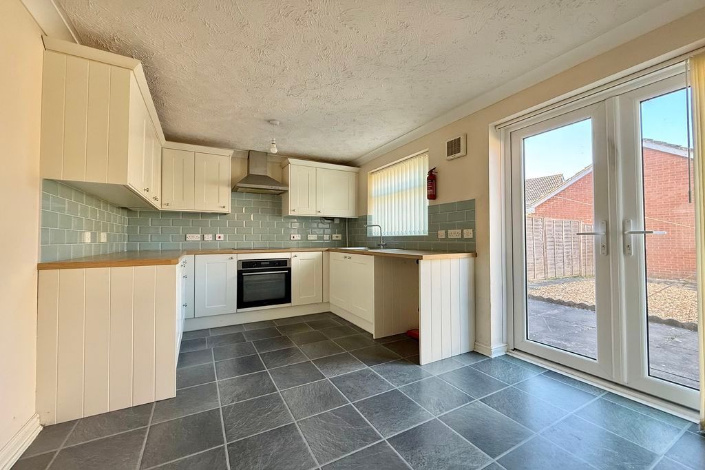 Property photo 3 of 16 Kitchen/Diner