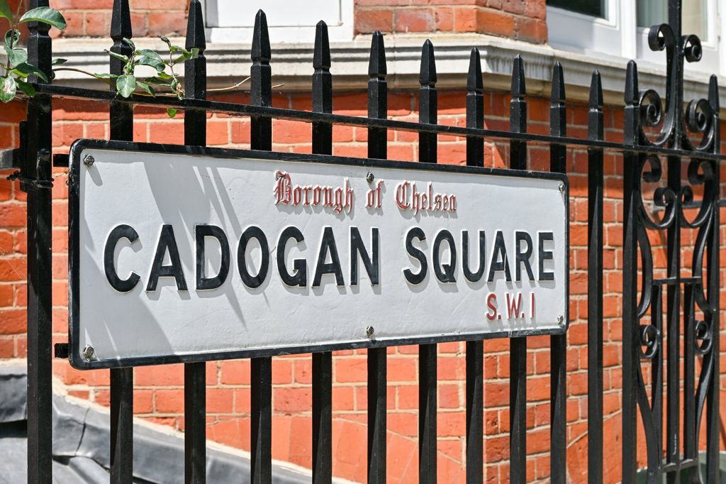 Property photo 2 of 18 Cadogan Square