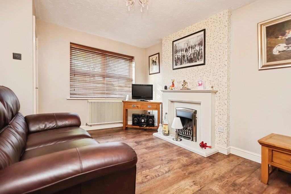 Property photo 3 of 20 Pbox-Img.Jpg