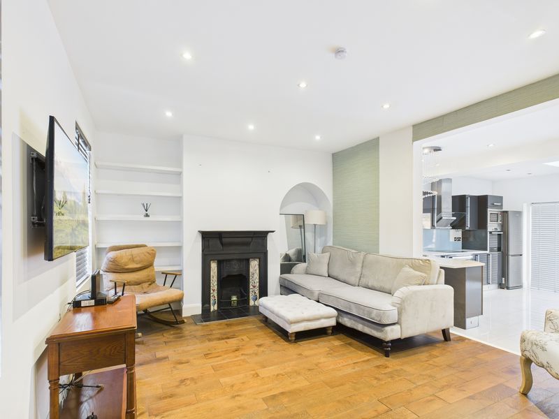 Property photo 1 of 15 Photo 9