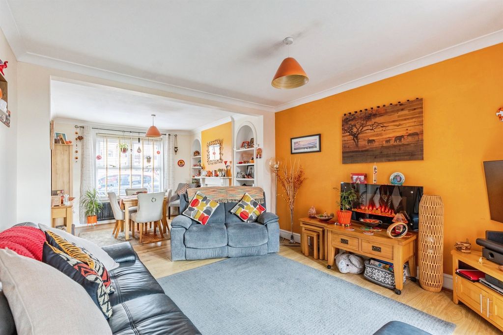 Property photo 3 of 20