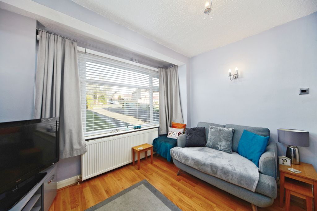 Property photo 3 of 15