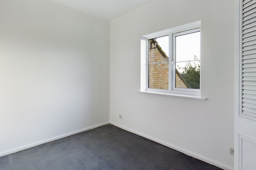 Additional image 6 of 2 bed flat for saleTamarin Gardens, Cambridge CB1