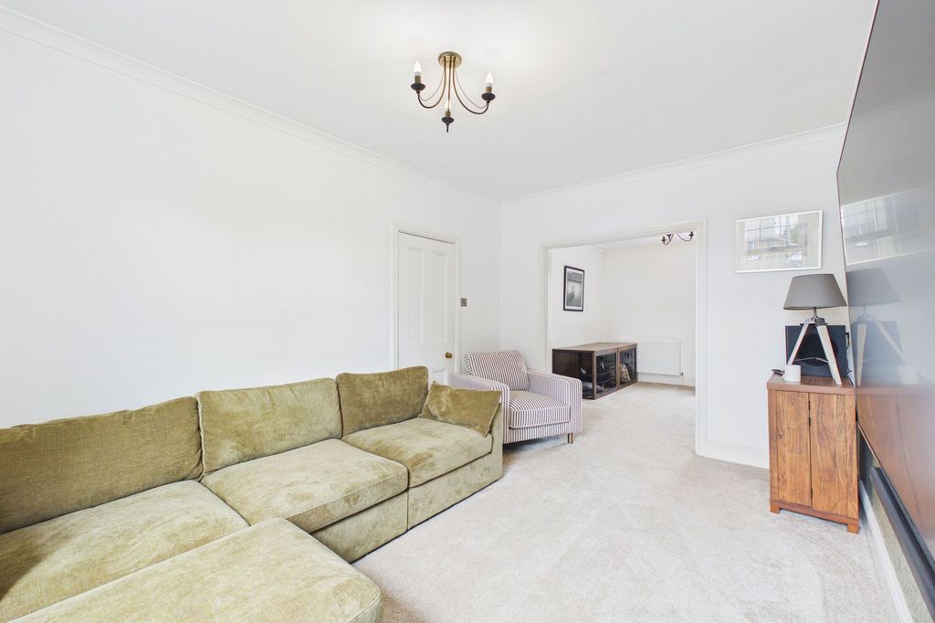 Property photo 3 of 25