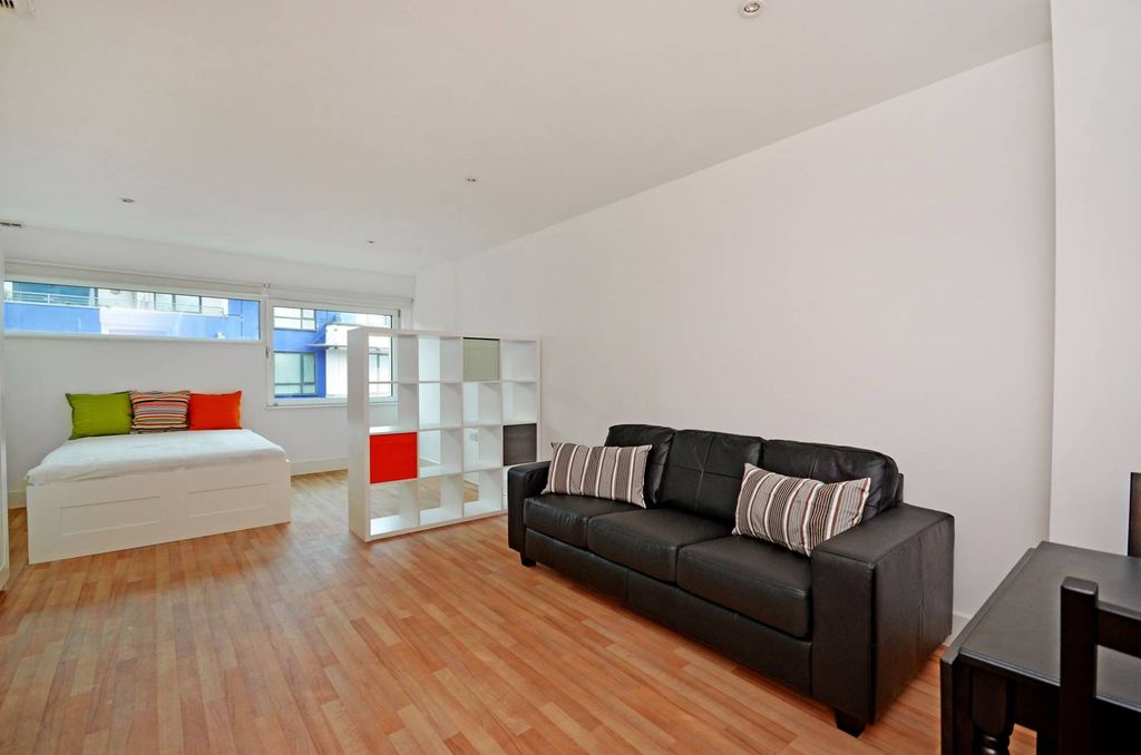 Property photo 1 of 5