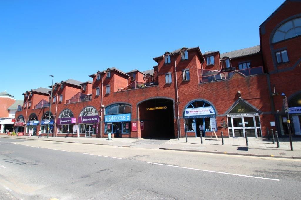 Property photo 1 of 11 Front Lingfield.Jpg