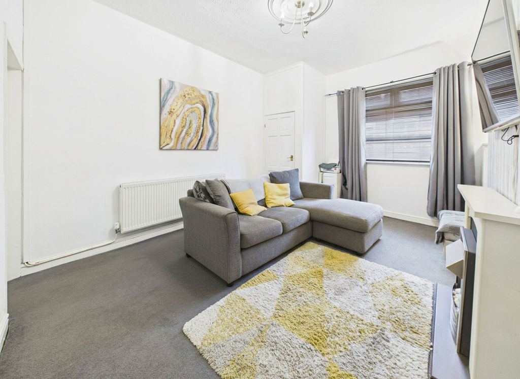 Property photo 3 of 13