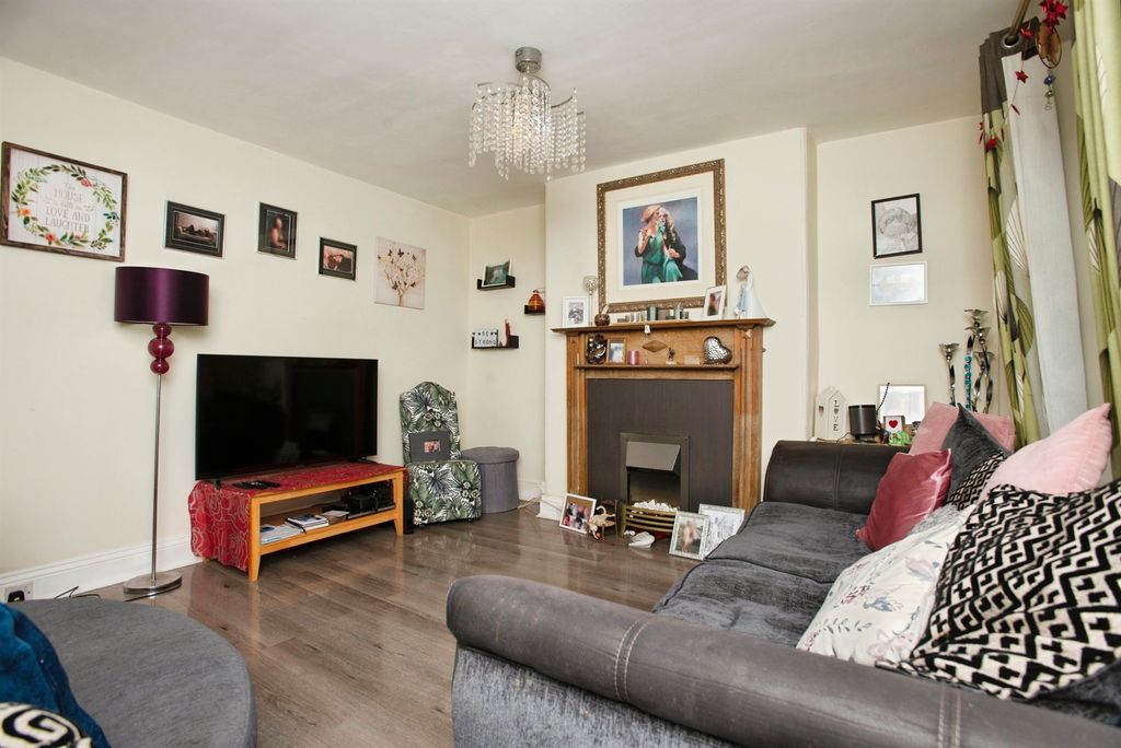 Property photo 3 of 13