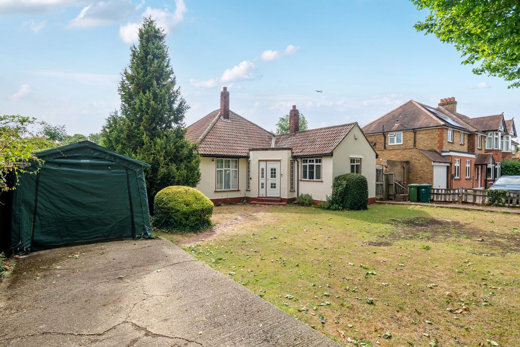 Property photo 3 of 13 1318900-3-686Beb6...