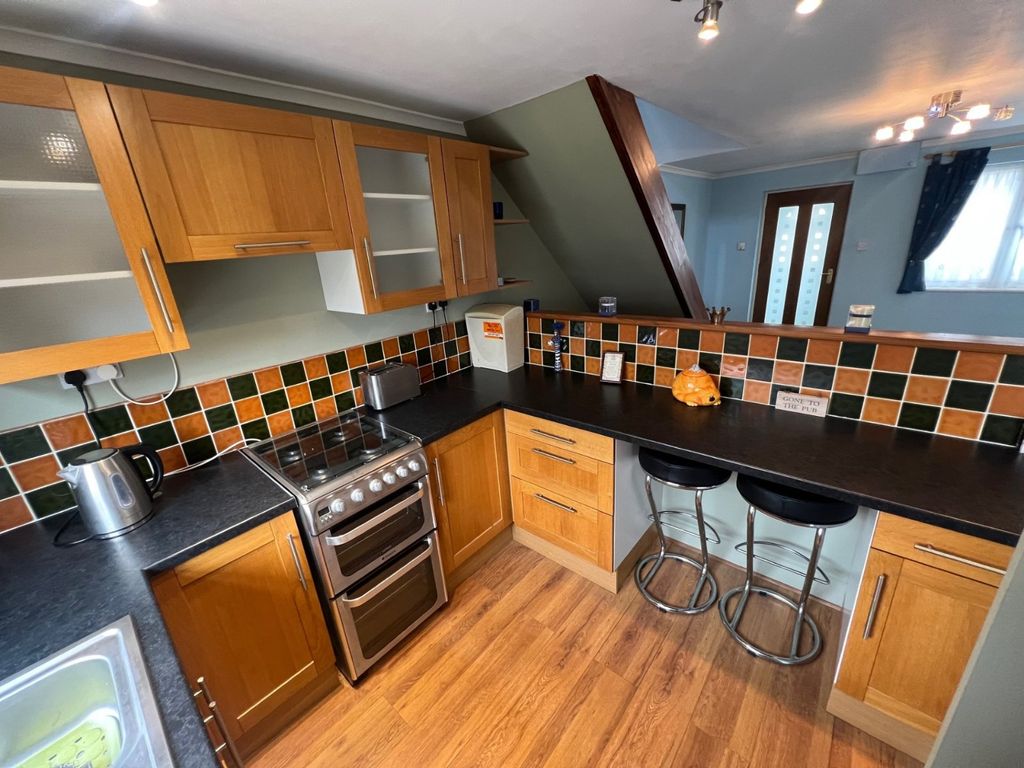 Property photo 3 of 13 Kitchen