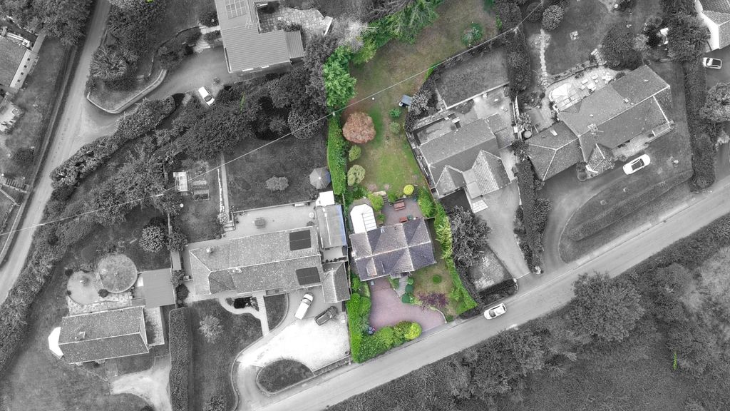 Property photo 2 of 29 Plotcolour