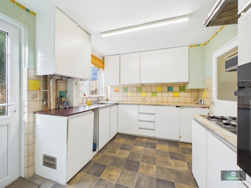 Property photo 3 of 15 Kitchen