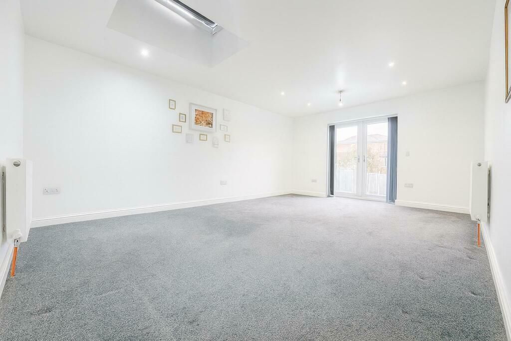 Property photo 2 of 3