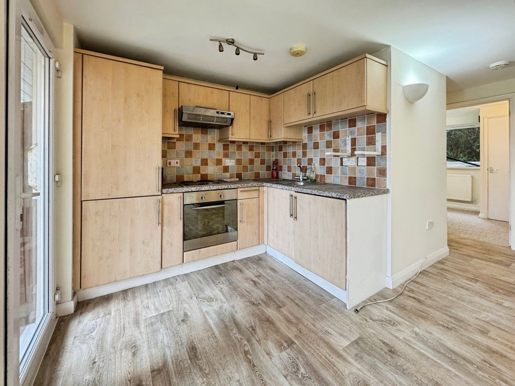 Property photo 3 of 20 Kitchen