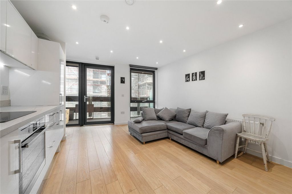 Property photo 2 of 11 Picture No. 28