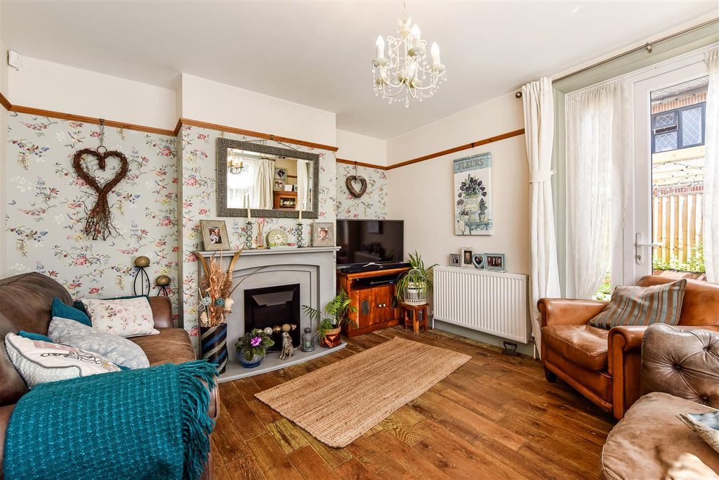 Property photo 2 of 16