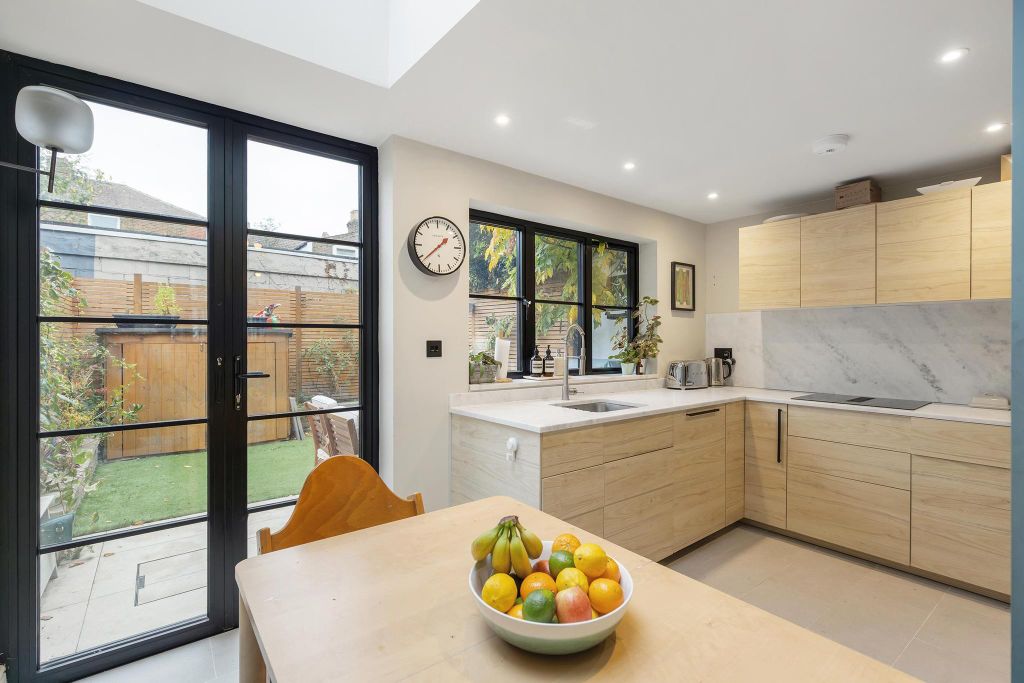 Property photo 2 of 15 Image