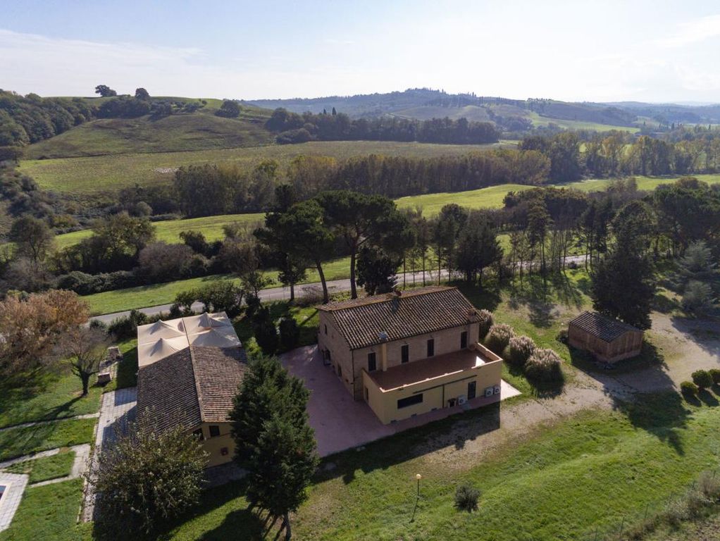 Property photo 2 of 40