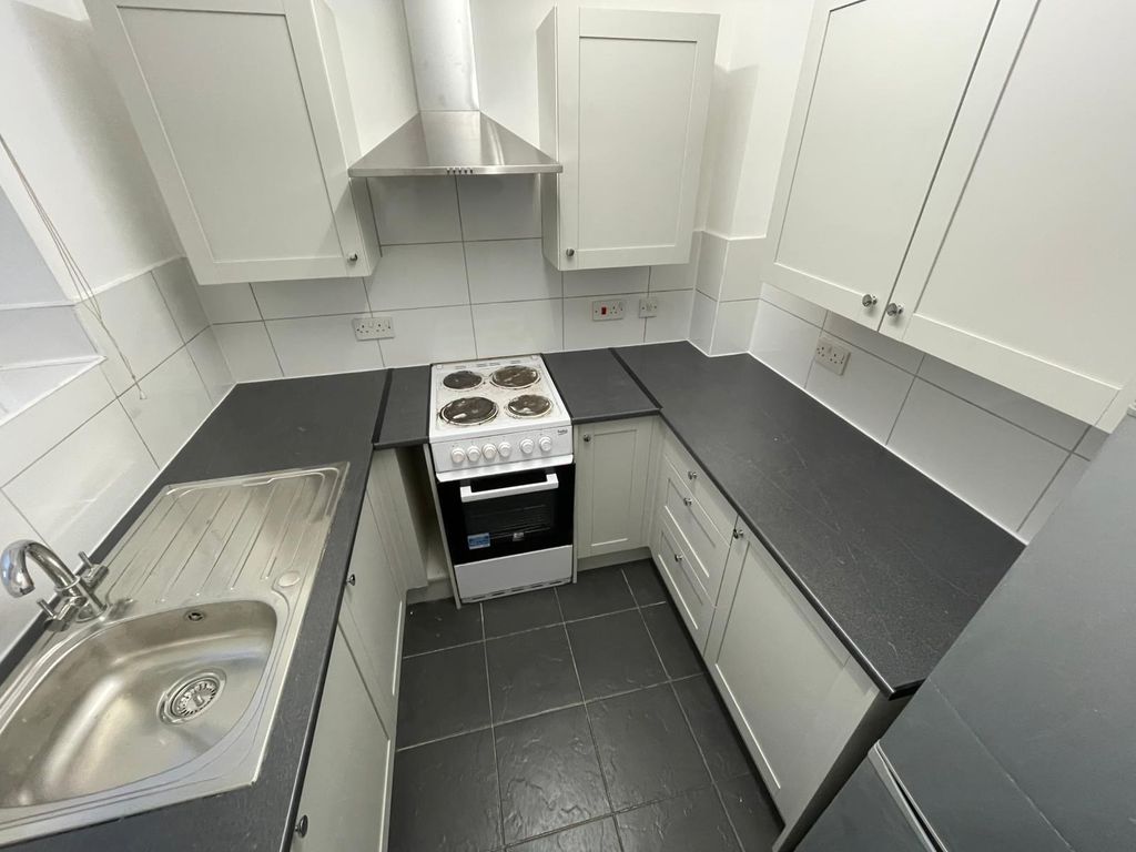 Property photo 2 of 7 Picture No. 34