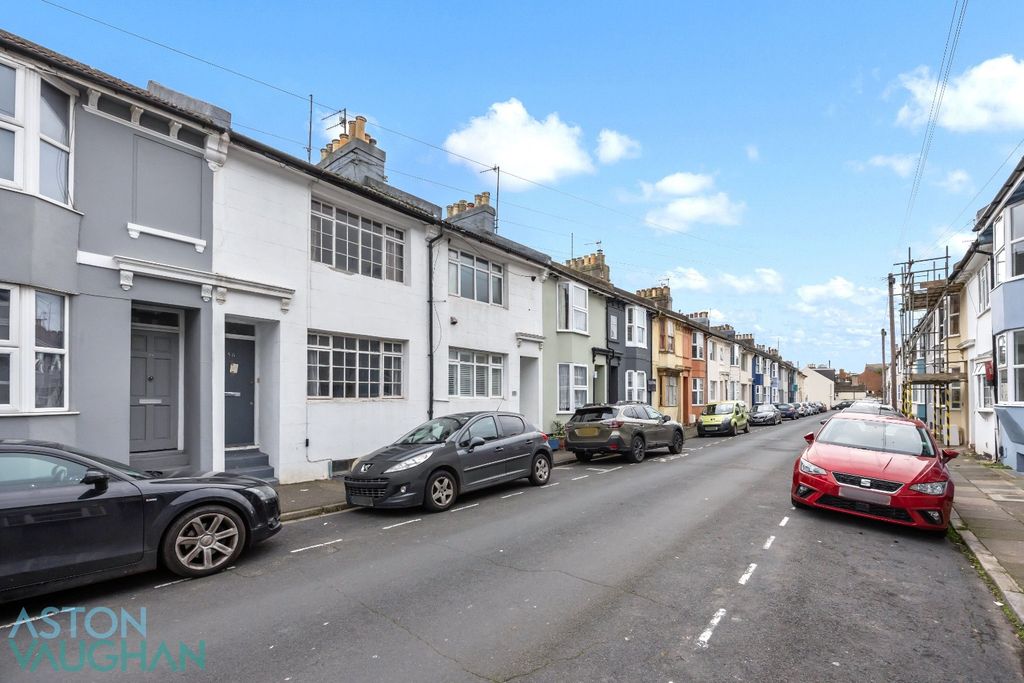Property photo 2 of 13 5316001