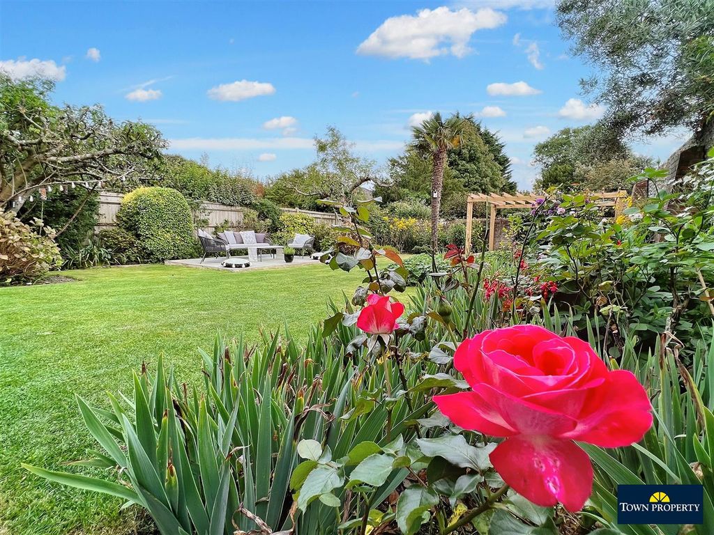 Property photo 3 of 48 11.Jpg