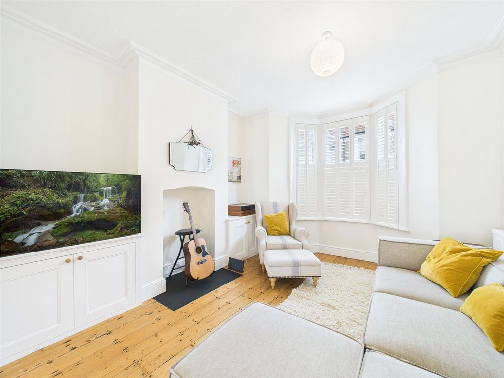 Property photo 3 of 23 Picture No. 02