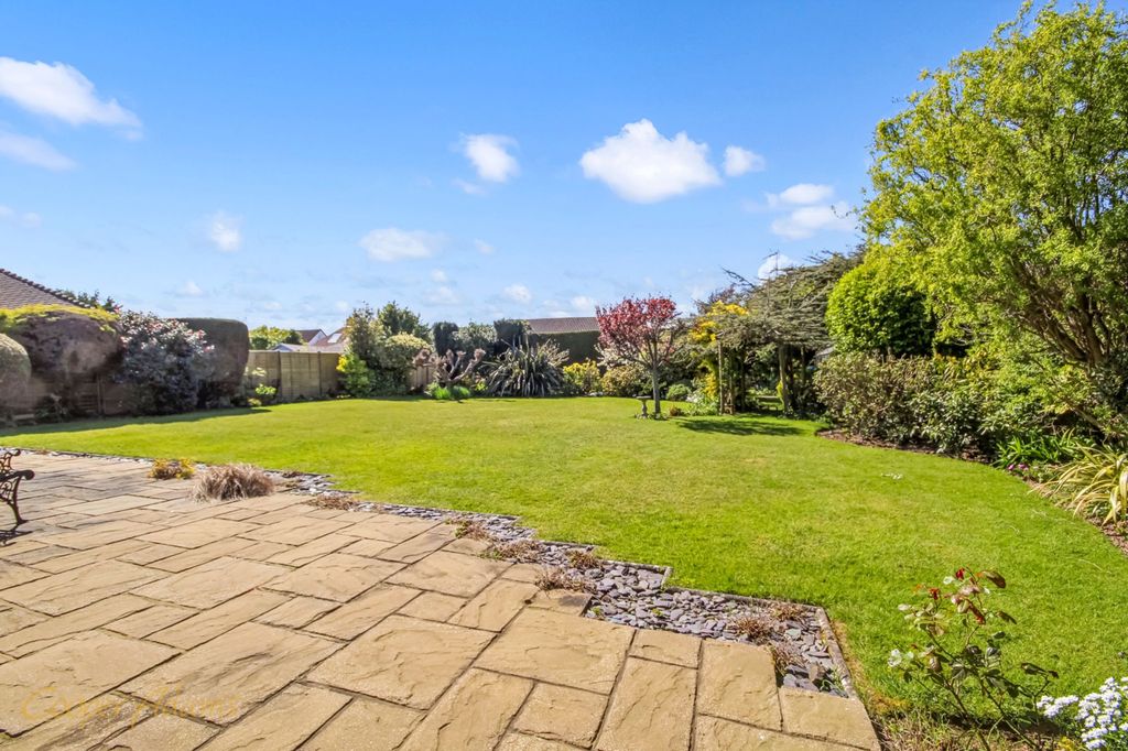 Property photo 2 of 12 Rear Graden