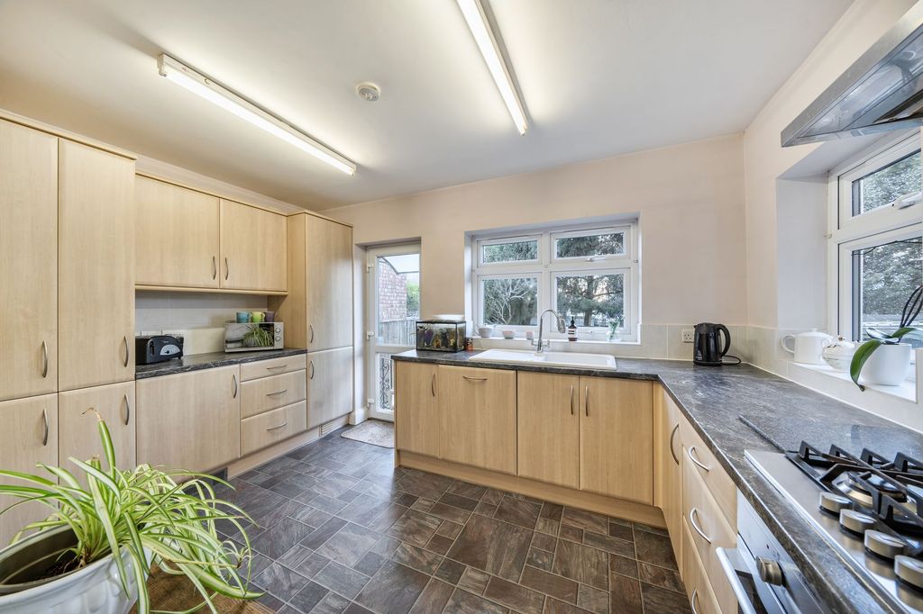 Property photo 3 of 15 Kitchen