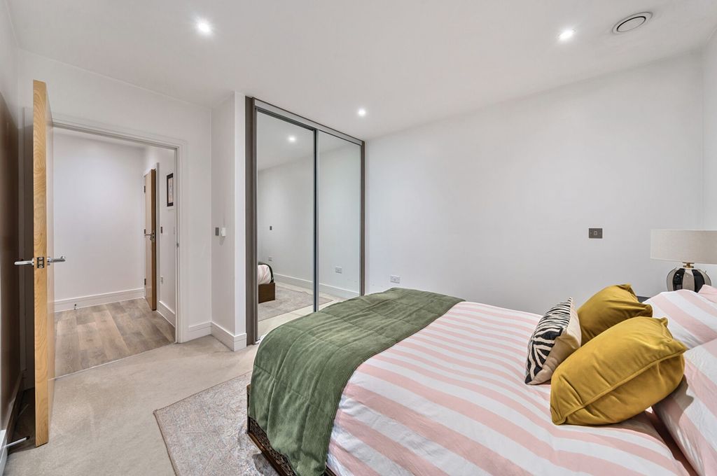 Property photo 3 of 22