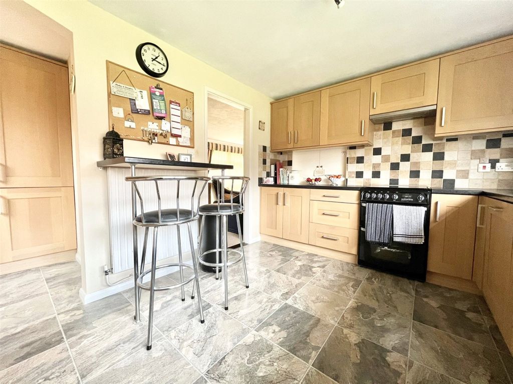 Property photo 3 of 28 Picture No. 16