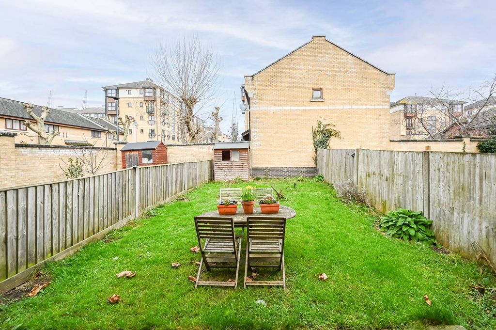 Property photo 3 of 17