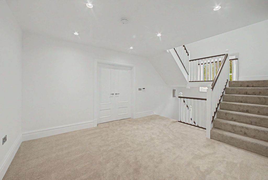Additional image 11 of 5 bed detached house for saleMurieston Road, Hale WA15