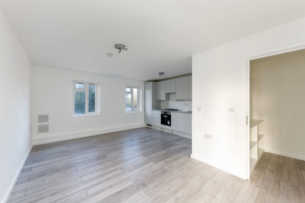 Property photo 1 of 14 Jamaica Road F122...