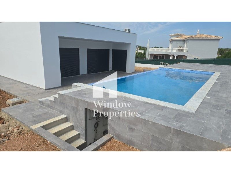 Property photo 2 of 28