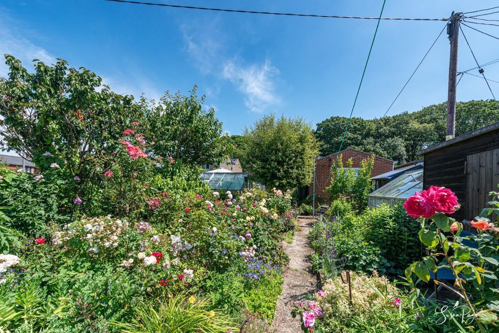 Property photo 2 of 32 Rear Garden