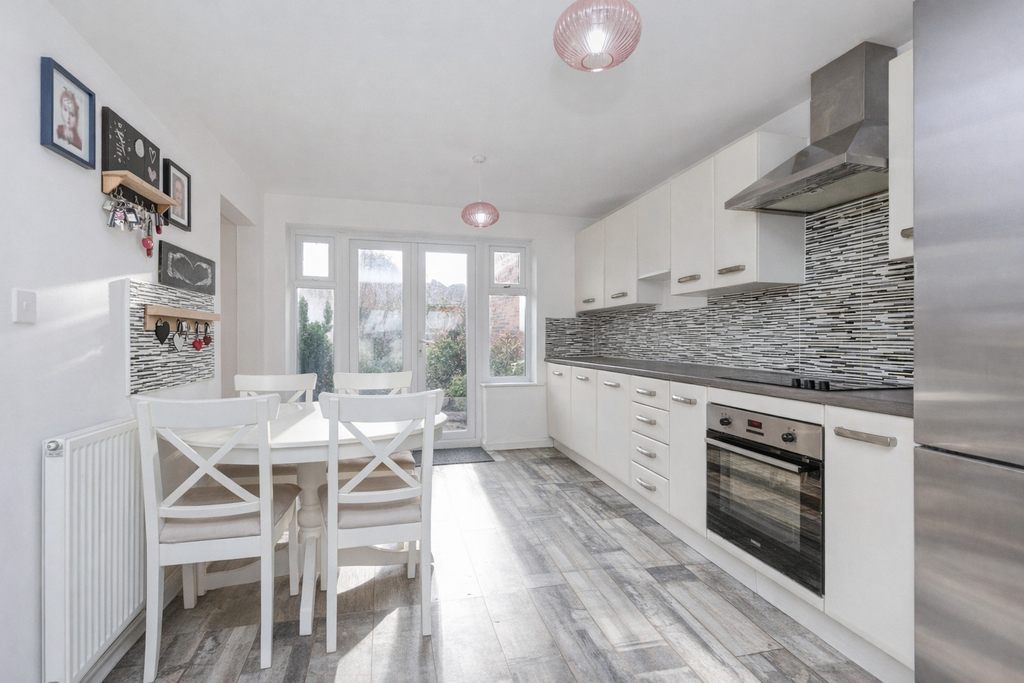 Property photo 3 of 16 Kitchen / Diner