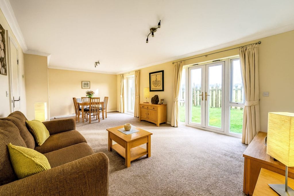 Property photo 2 of 14 19c03699-64cc-483d-92A6-c823B4E32c5d