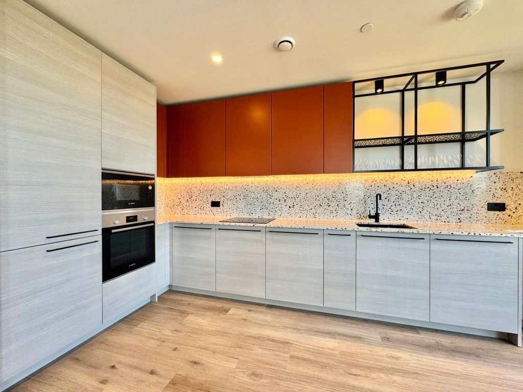 Property photo 3 of 19 Gallery