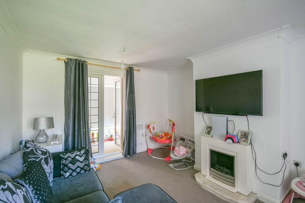 Property photo 3 of 27
