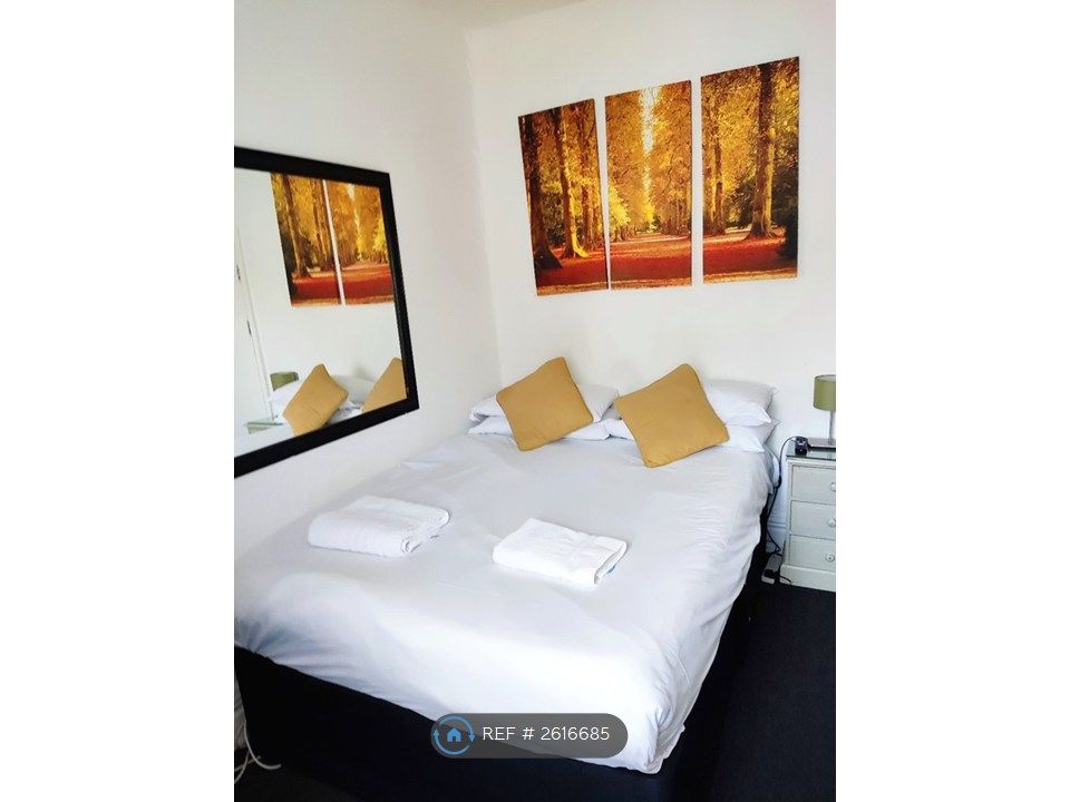 Property photo 3 of 6 Double Room Single Occupancy