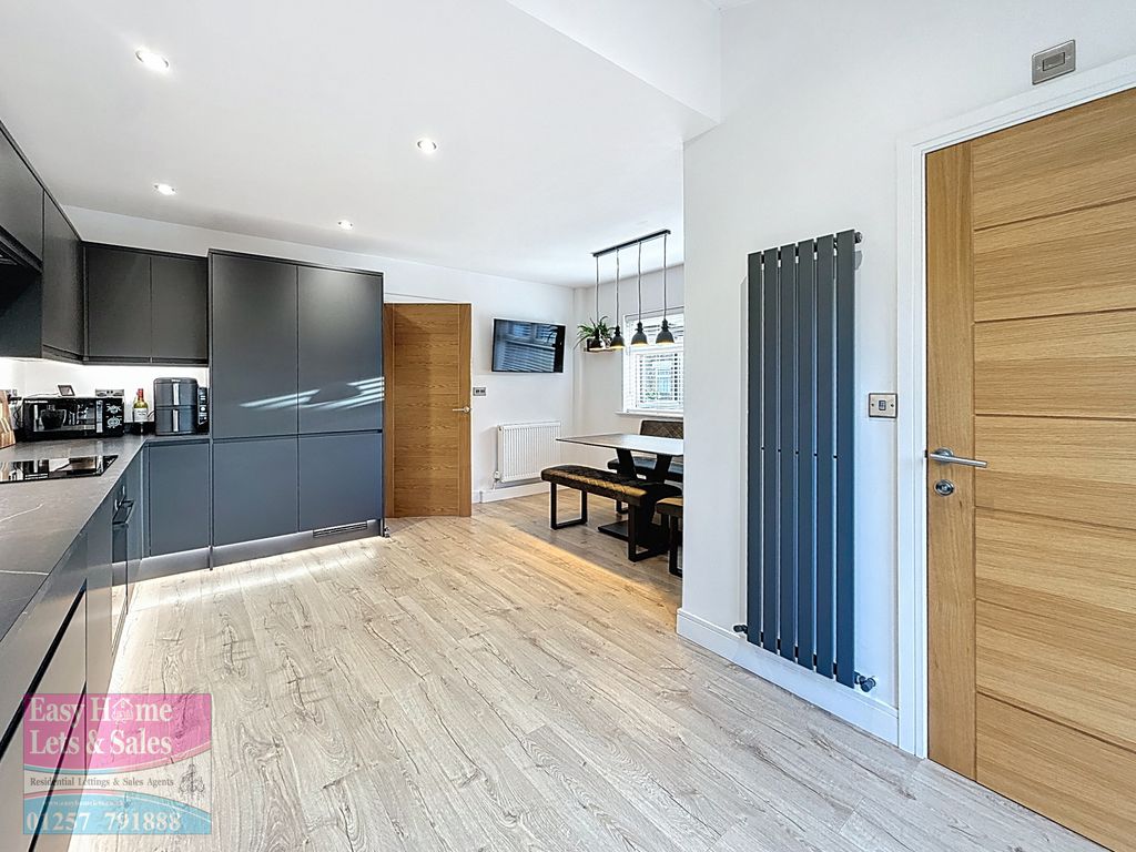 Property photo 2 of 27 Kitchen