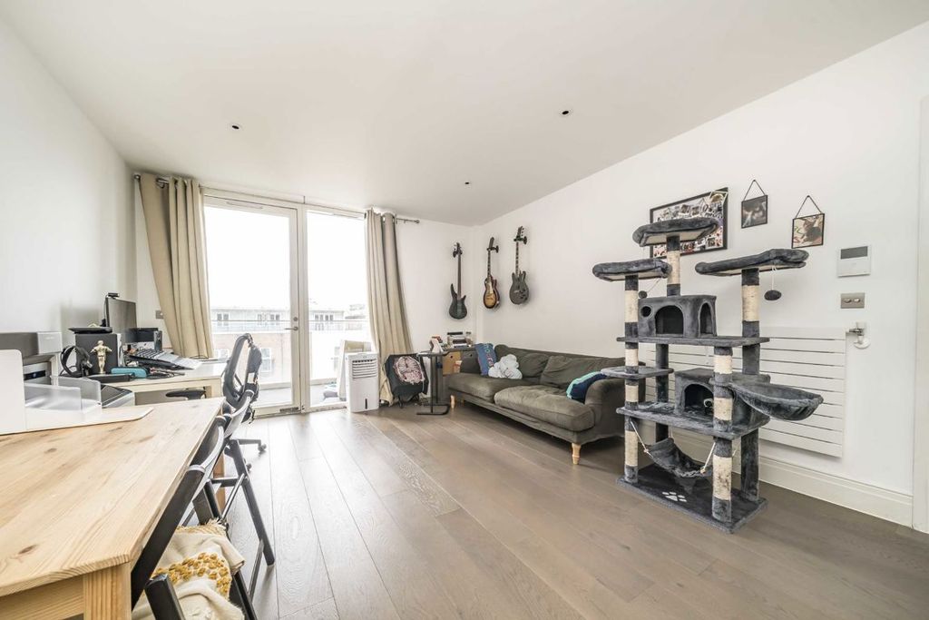 Property photo 3 of 9