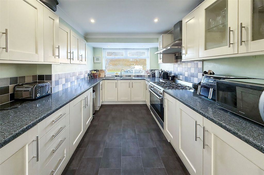 Property photo 3 of 24 Picture No. 11