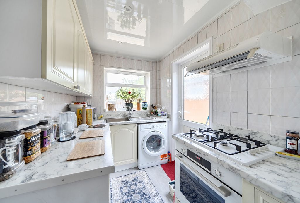 Property photo 2 of 13 1447830-8-69E63B4...