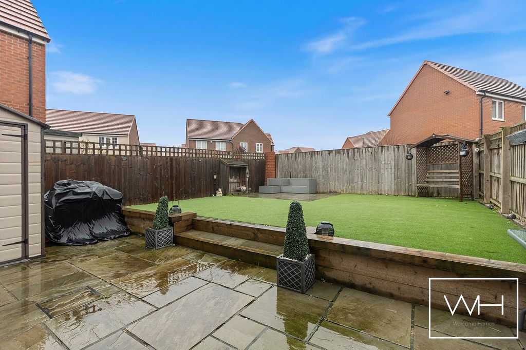 Property photo 2 of 20 1 Blackbird Grove, Woodlands 21_297