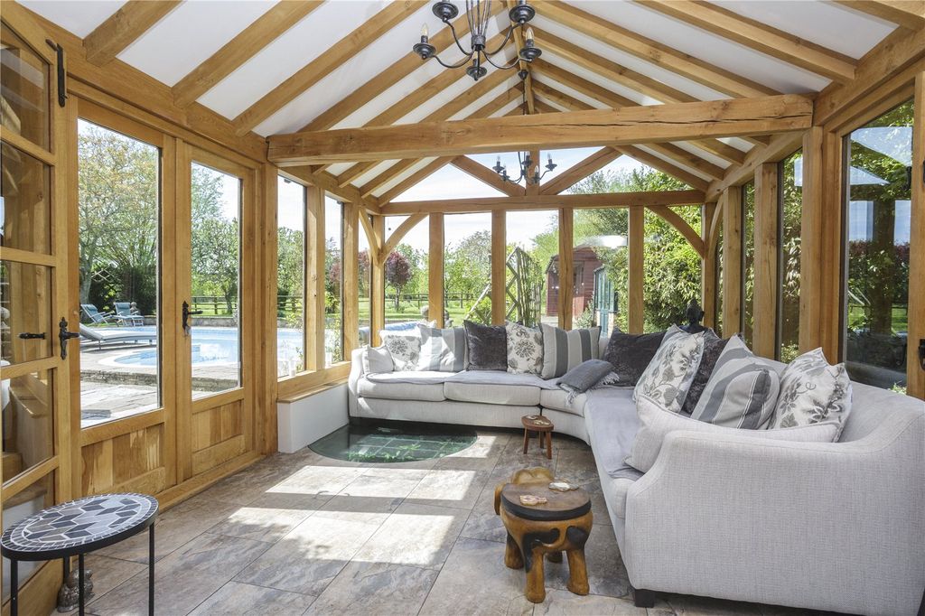 Property photo 3 of 35 Garden Room