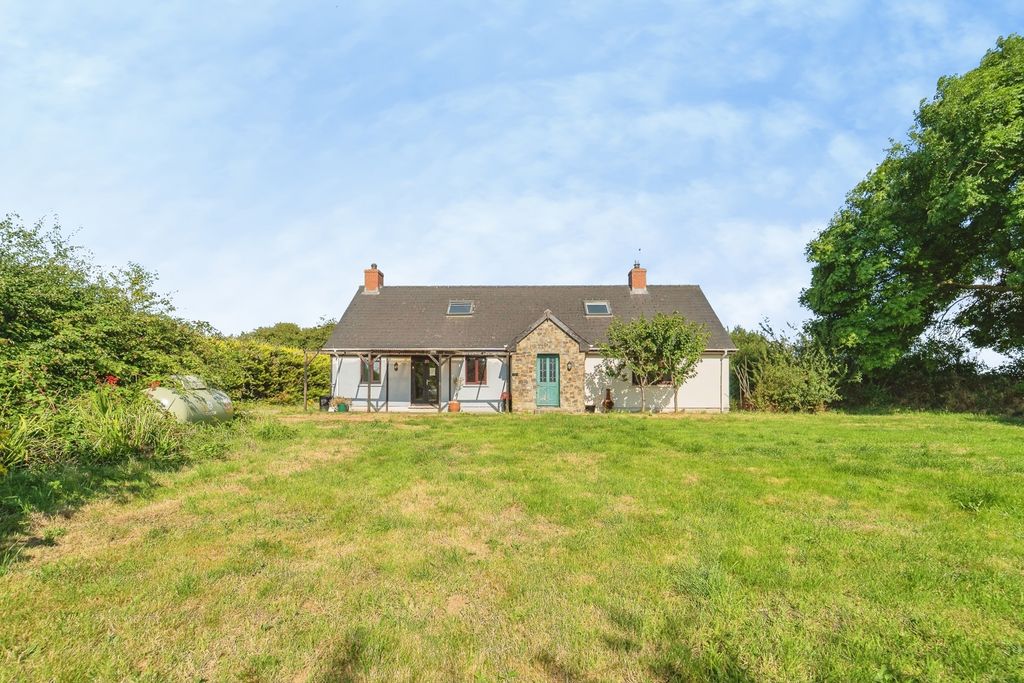Property photo 1 of 18 Pbox-Img.Jpg