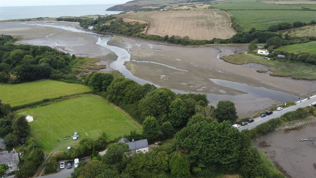 Property photo 3 of 46