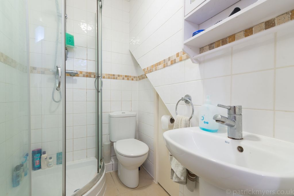Property photo 3 of 8 Bathroom